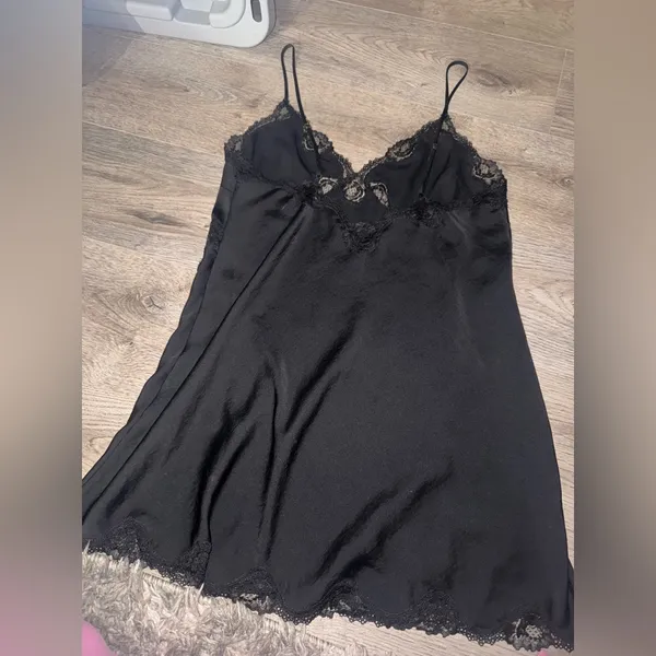Victoria’s Secret Little Black Lacy Slip chemise large - Image 7