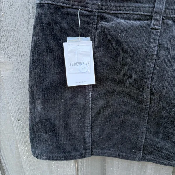 NWT Forever 21 Corduroy Mini Skirt in Black Sz L - Image 4