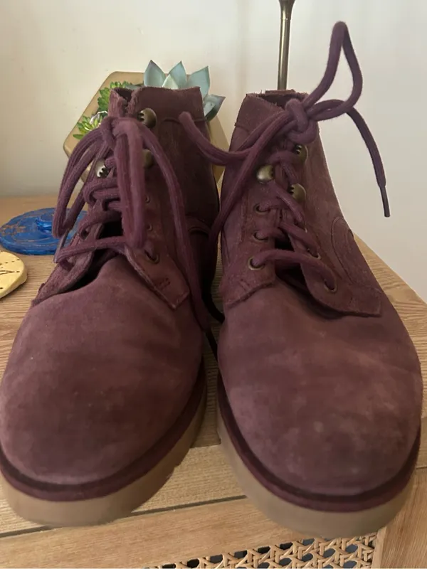 UGG Bethany Ankle Boots Lace Up Suede Sheepskin Chukka Booties Burgundy Size 8.5 - Image 3