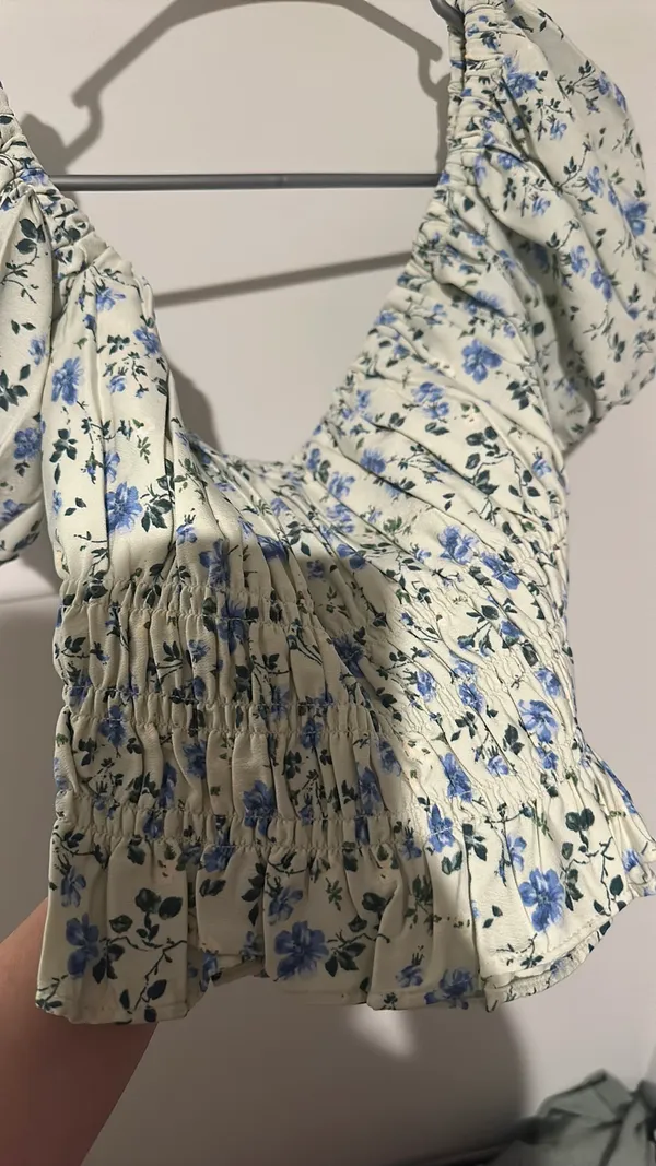 Abercrombie Off-The-Shoulder Top floral - Image 7