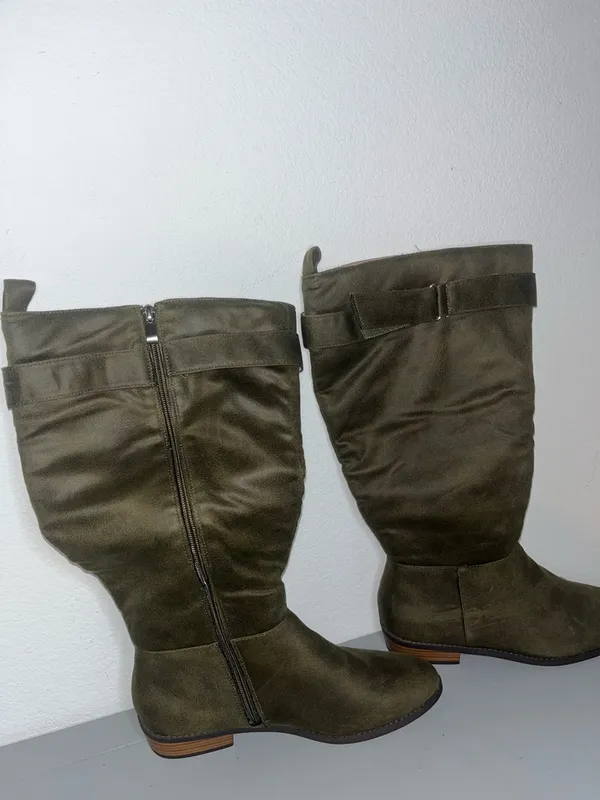 Journee Collection Lelanni Wide Calf Stack Heel Knee High Boot Hook and Loop 8.5 - Image 7