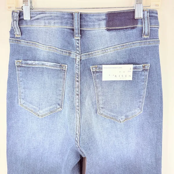 Risen Women's High Rise Wide Flare Jeans New with tags Size 3 / 26 - Image 4