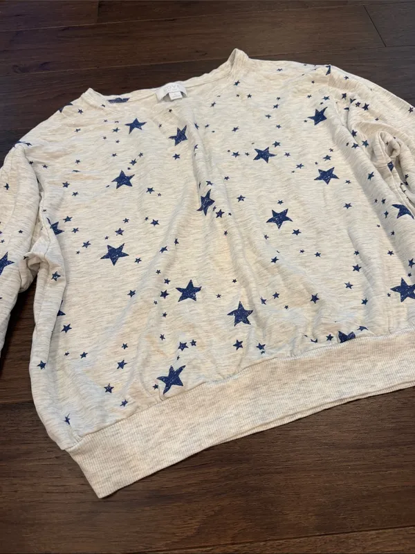 Love by GAP Light Gray Sweatshirt with Navy Stars Size Large - C60-029 - Image 5