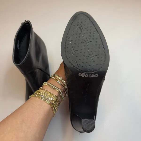 Adrienne Vittadini Black Leather Ankle Boots Block Heel Chic Trendy Zip Size 8M - Image 8