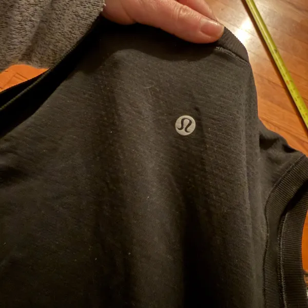 Lululemon swiftly high neck tank in black size 8 - Image 5