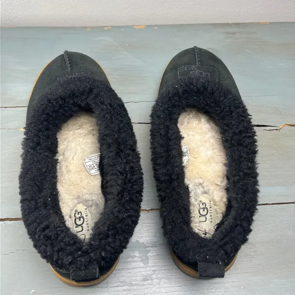 UGG Australia 1871 Black Suede Shearling Lined Slippers Womens 8 Gum Sole Shoes - Image 5