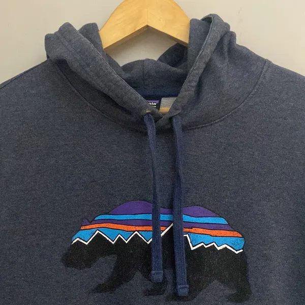 PATAGONIA Graphic Uprisal. Women’s navy blue hoodie size M - Image 2