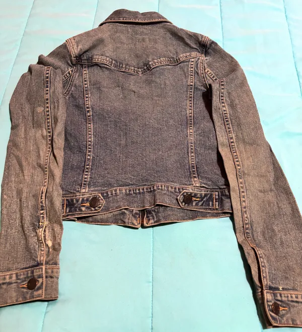 Vintage Abercrombie & Fitch dark washed vintage Jean jacket - Image 13