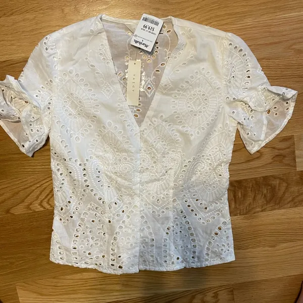 Adiva Eyelet White Buttoned Down Blouse - Image 2