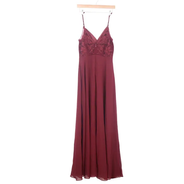 Azazie Burgundy V-Neck Chiffon Maxi Bridesmaid Dress Lace Back Slit Size 10 - Image 4