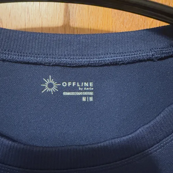 OFFLINE by Aerie Navy Seamless Cropped Knit Top size Medium - Image 6