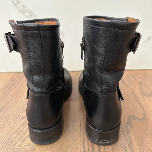 Frye Vicky Engineer Short Buckle Motorcycle Boot in Black Leather Size 9.5B - Image 3