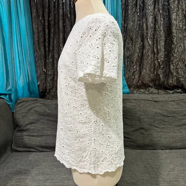 Cottagecore 100% Cotton Women White Eyelet Top XS Lace Scalloped Hem Button Back - Image 9