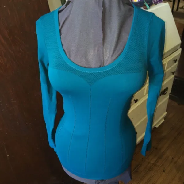 Fabletics teal Delta seamless workout sporty shirt - Image 3