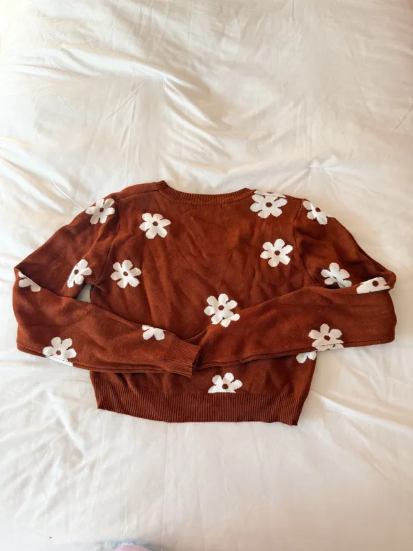 Kesley Jade Collections Brown Flower Cropped Sweater Size Small - Image 2