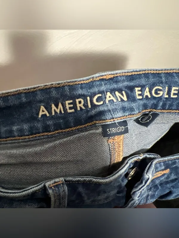 #28 NWOT American Eagle Outfitters Strigid Blue Denim Mom Jeans Size 8R - Image 5