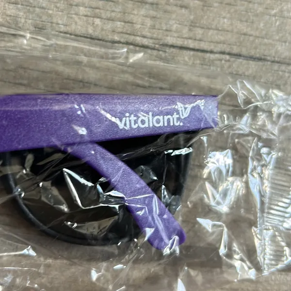 Vitalant plastic sunglasses NWT Black - Image 4