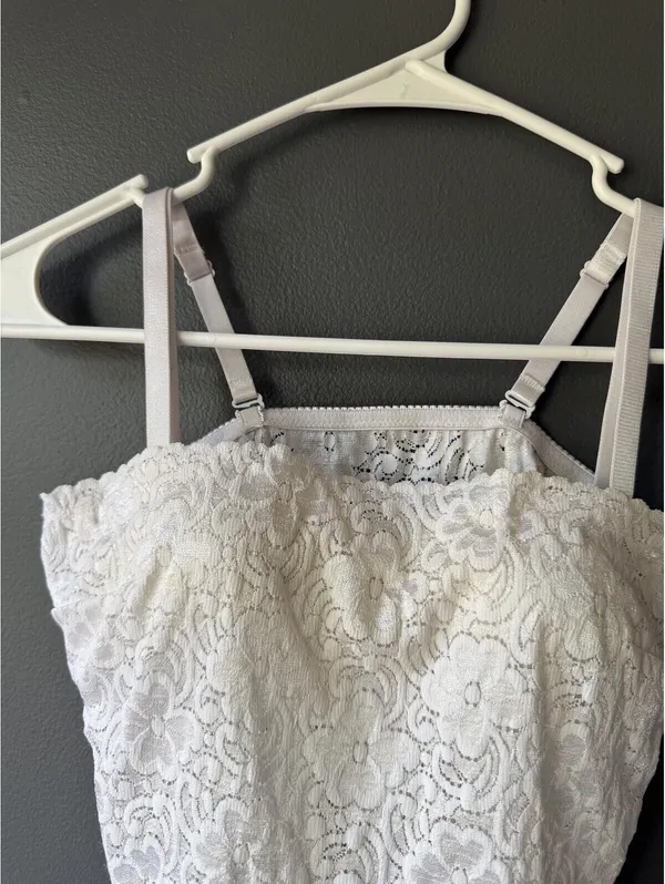 White Floral Lace Camisole Top with Adjustable Straps Size Medium - Image 2