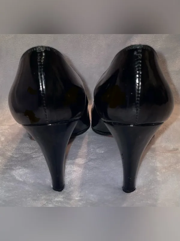 Yves Saint Laurent Women’s Size 5 Vintage YSL Black Patent Leather Pumps Heels - Image 5