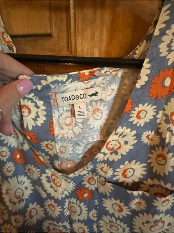 Toad&Co hemp tan Blue Floral Scoop Neck Tank with Orange Accents Size large - Image 3