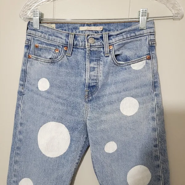 Levi’s Wedgie Straight Jeans Women’s Size 25 White Polka Dot Light Wash - Image 2