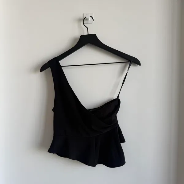 Revolve Superdown Top Black Asymmetrical - Image 4