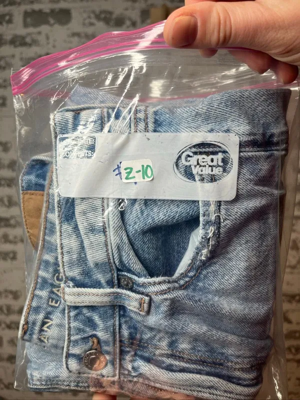 American Eagle | women mom straight distressed denim jeans - Image 3