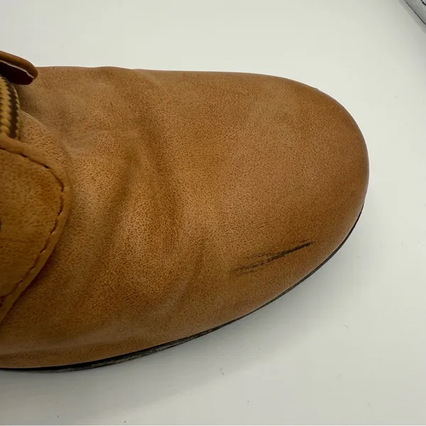 Tan lace up ankle boots with a boho vibe. Size 9.5 - Image 8