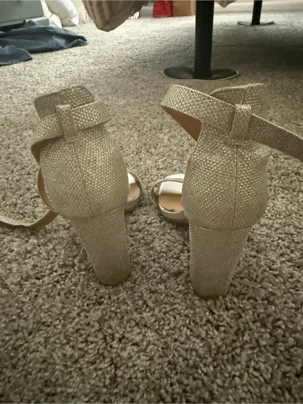 Silver heels Size 5.5 - Image 3