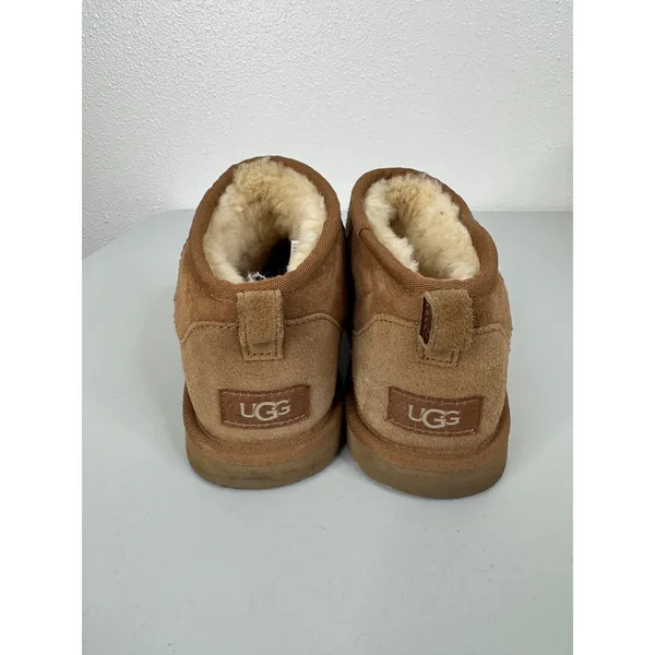 Ugg Women's Classic Ultra Mini‎ Botts Size 6 - Image 4