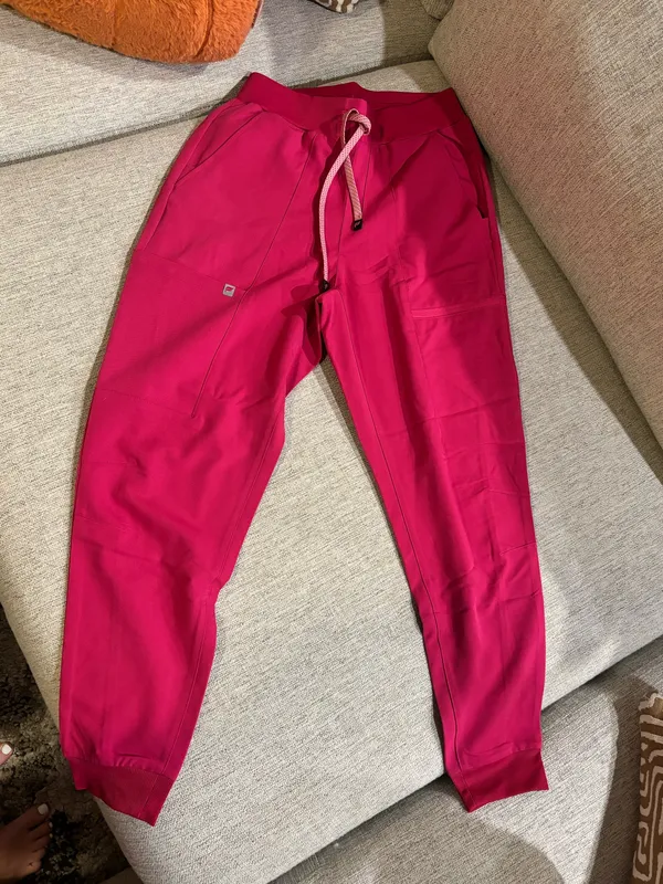 Pink Fabletics Scrub set xs/s - Image 4