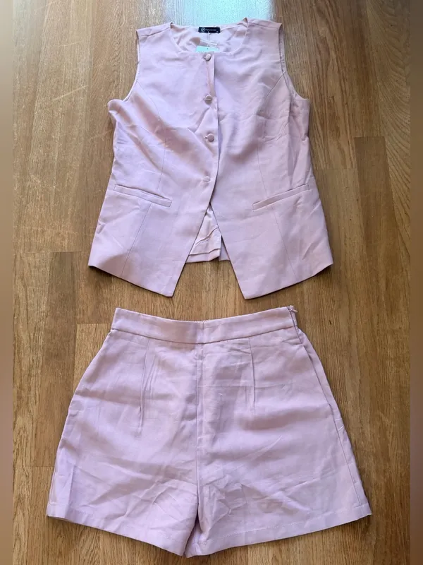 Tailored Pink High-Waist Bermuda Shorts & Vest Set - Image 2