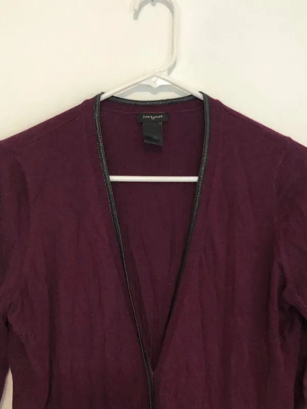 ANN TAYLOR Plum Purple Vegan Faux Leather Trim Button Down Cardigan Sweater M - Image 2
