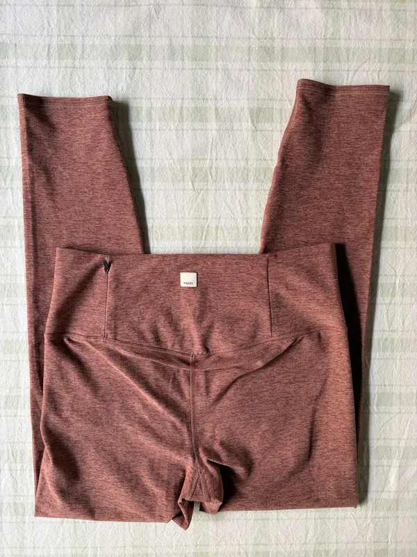 Vuori High-Waist Rust Heather Leggings - Image 5