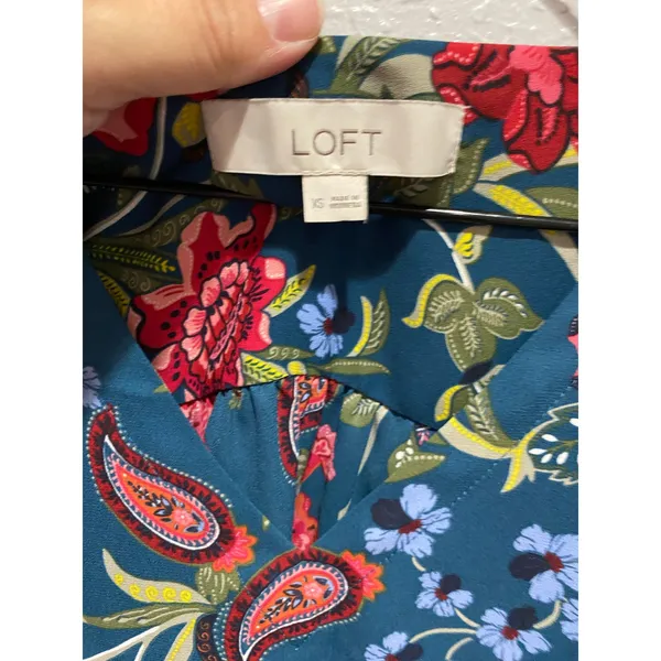 LOFT Floral V-Neck Teal Blouse Sz XS Office Casual preppy - Image 3