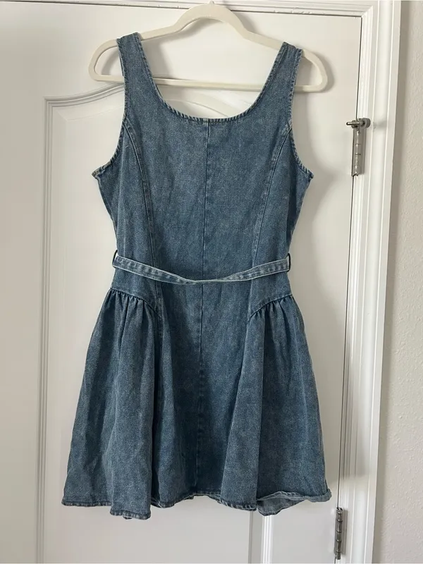 Vici Jamali Belted Denim Sleeveless Button Down Mini Dress Medium Wash - Image 8