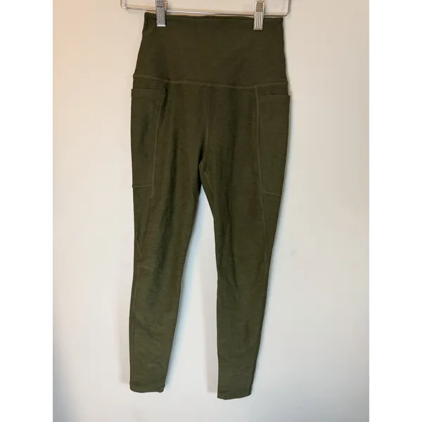 Beyond Yoga High Waisted Spacedye Capri Leggings Pockets Green Sz S NEW - Image 5