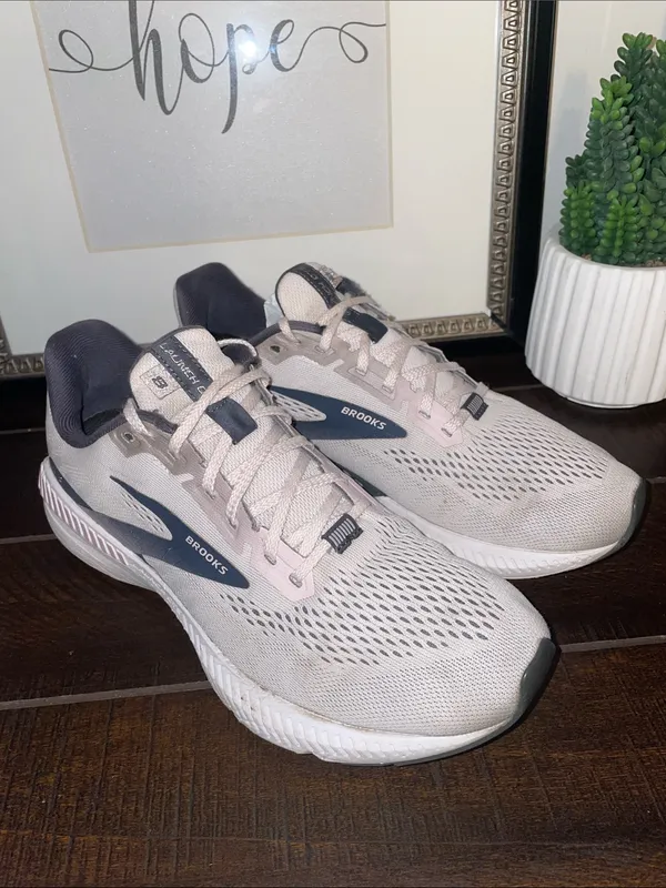 Brooks Launch GTS 8 Women's Running Sneakers Gray & Pink Size 9 - Image 3