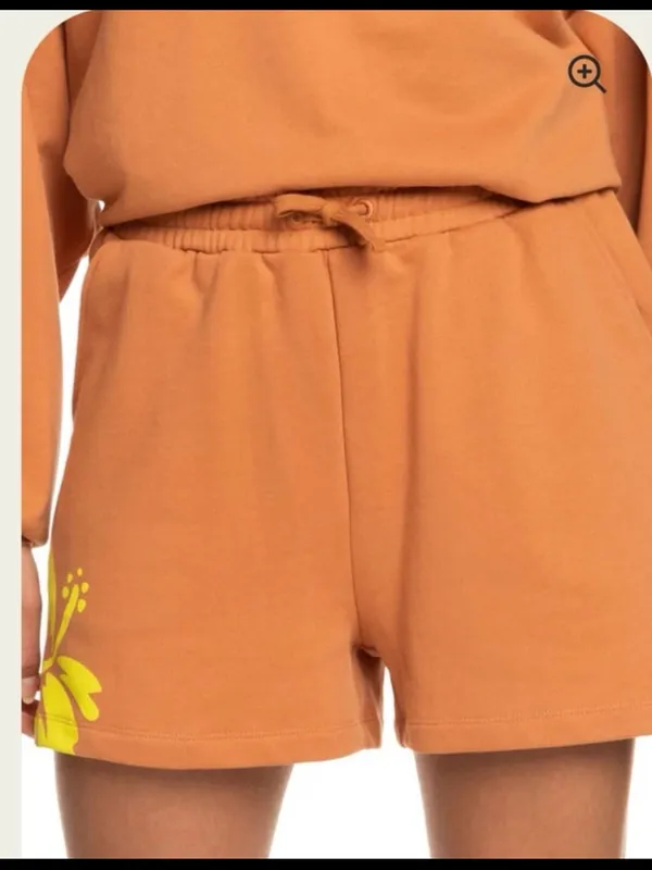 Roxy sweatshirt material shorts. Size medium - Image 4