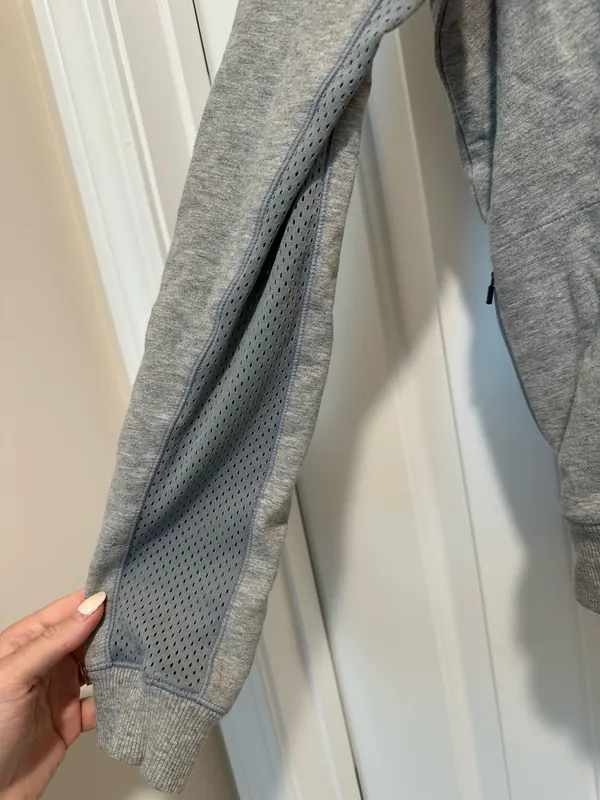 Under Armour Women’s Pullover - Image 3