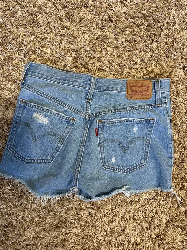 Levi’s 501 Shorts - Image 2