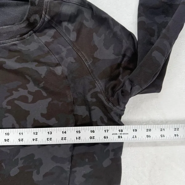 Lululemon Scuba Crew Incognito Camo Pullover Sweatshirt Athleisure Top Size 6‎ - Image 2