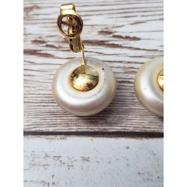 Vintage Trifari Clip On Earrings - Cream Faux Pearl - Some Surface Marks - Image 8