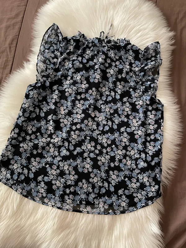 LOFT Women's Short Cap Sleeves VNeck Blouse Top Blue Floral Print l - Image 5