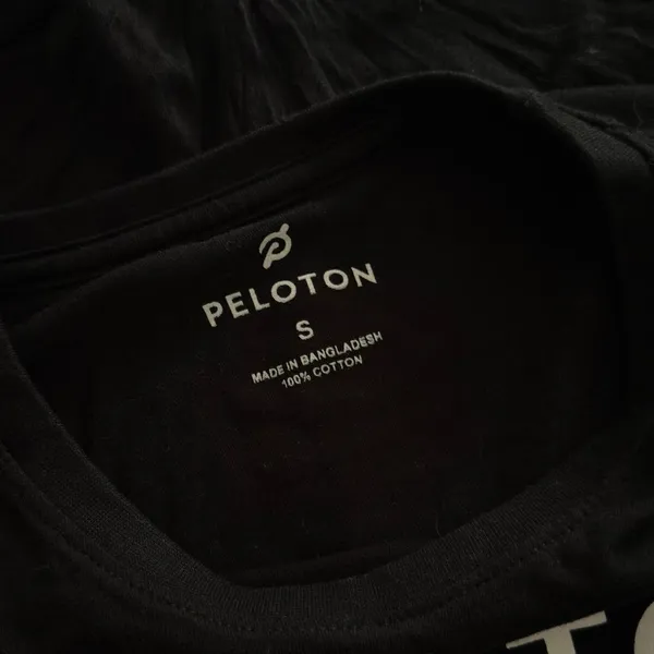 Peloton Black Short Sleeve Tees Athletic Lifestyle EUC - Image 3