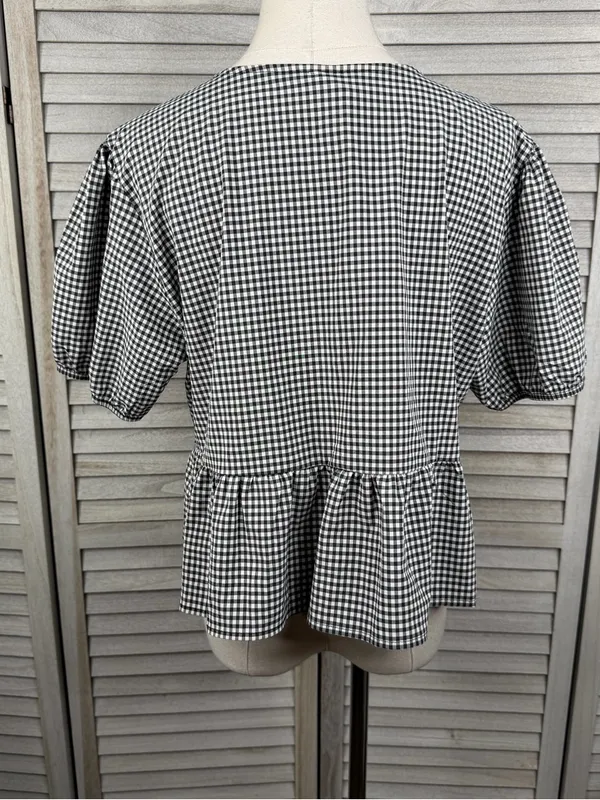 WILD FABLE Black & White Gingham Puff Sleeve Peplum Tie Front Top-Large - Image 2