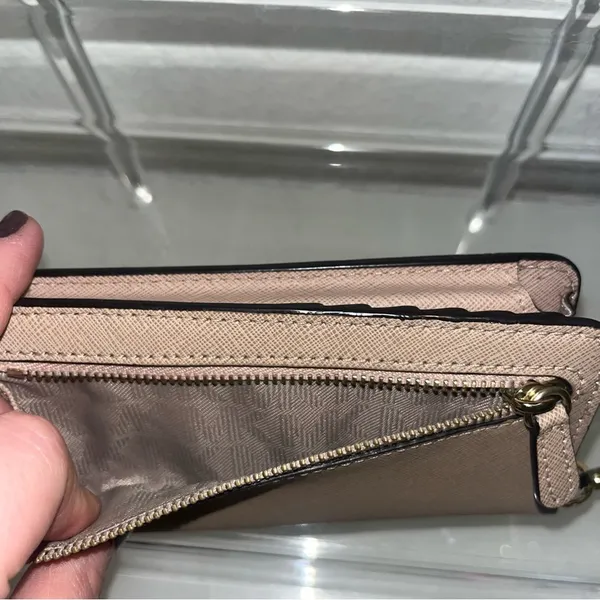 Michael Kors Nude small phone wallet wristlet - Image 6