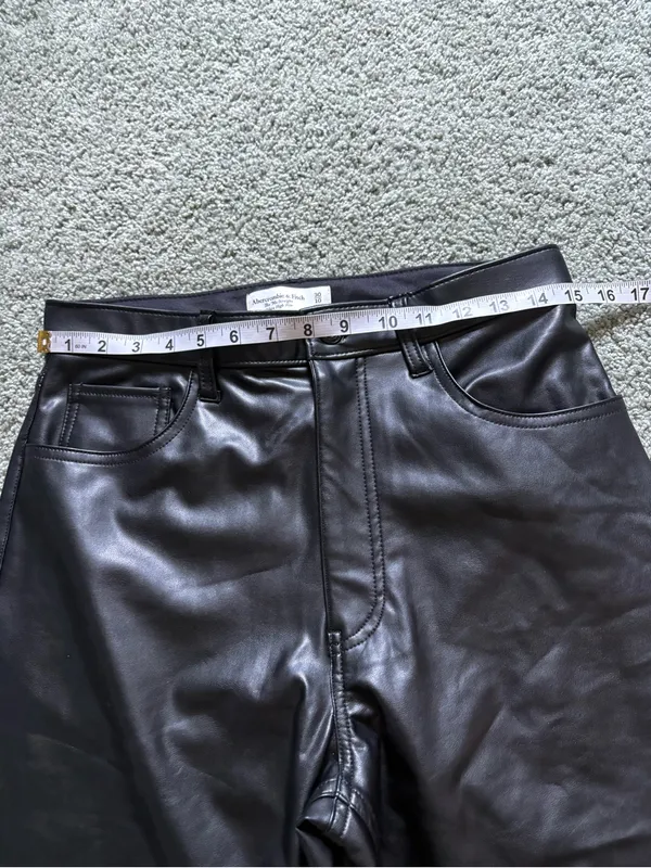 Abercrombie&Fitch The ‘90s Straight Ultra High Rise Faux Leather Pants NWT 30/10 - Image 2