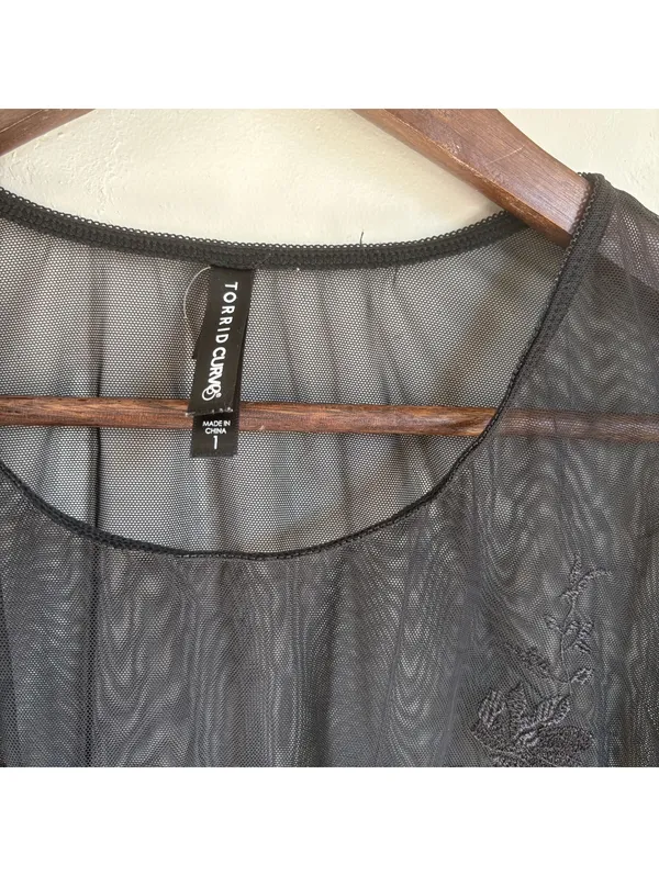 Torrid Curve Womens 1 1X Black Sheer Mesh Floral Embroidered Top Long Sleeve - Image 4