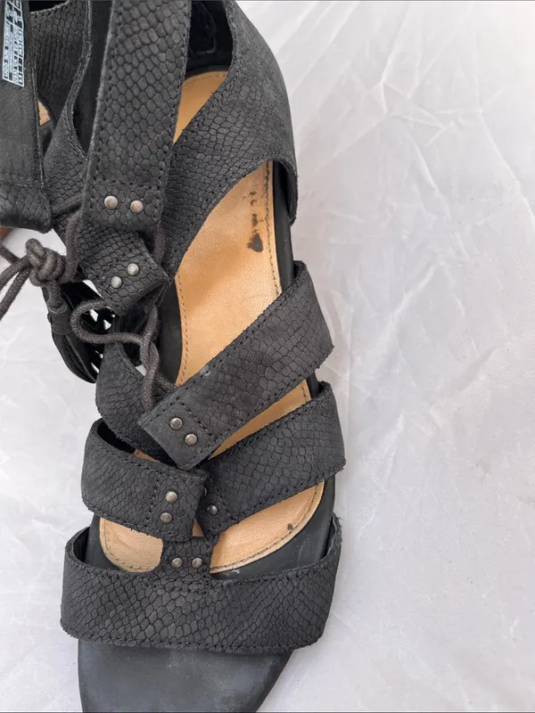 UGG Yasmin Snake Embossed Leather Wedge Sandals - Size 8.5 - Image 3